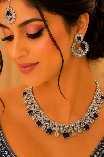 Blue rhodium-plated agate stone necklace set with earrings & maang tikka