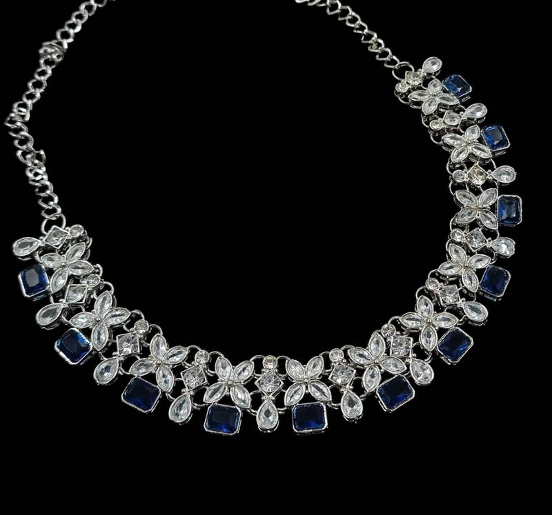 Blue rhodium-plated agate stone necklace set with earrings & maang tikka