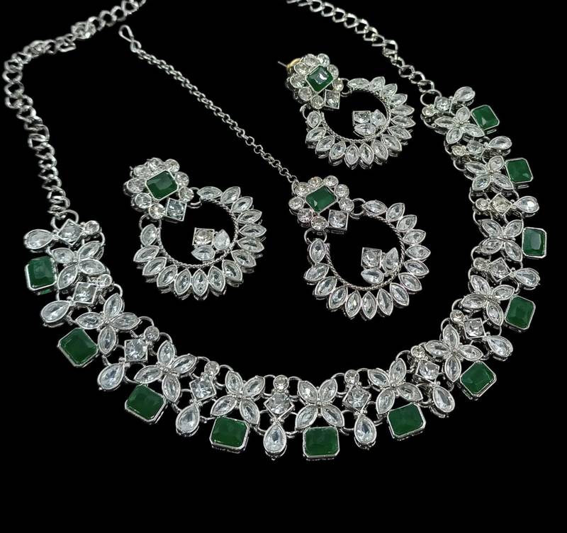 Green rhodium-plated agate stone necklace set with earrings & maang tikka