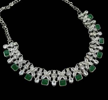 Green rhodium-plated agate stone necklace set with earrings & maang tikka 4