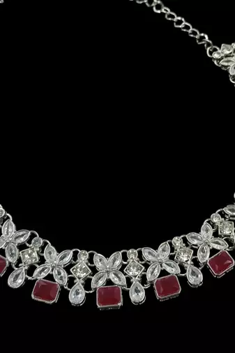 Maroon rhodium-plated agate stone necklace set with earrings & maang tikka