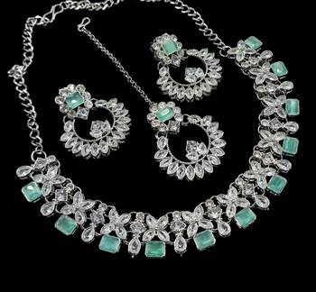 Pista rhodium-plated agate stone necklace set with earrings & maang tikka 2