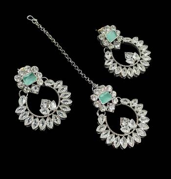 Pista rhodium-plated agate stone necklace set with earrings & maang tikka 3
