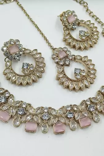 Pink  color necklace set with earrings and maang tikka     agate stone, antique gold plating