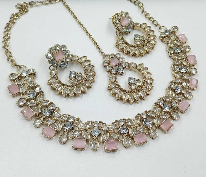 Pink  color necklace set with earrings and maang tikka     agate stone, antique gold plating