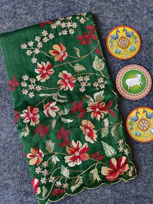 Green matka silk saree with heavy floral embroidery border with running blouse 5