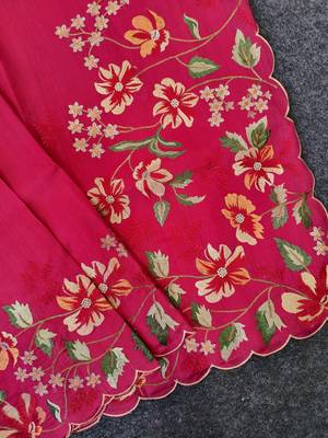 Red matka silk saree with heavy floral embroidery border with running blouse 4