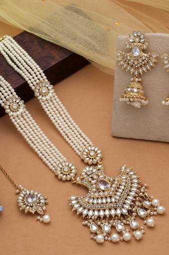 White color long kundan necklace set