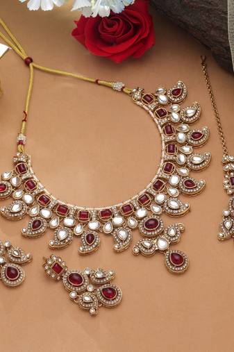 Red color kundan necklace set