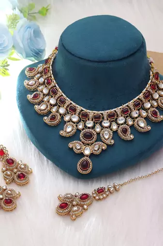 Red color kundan necklace set