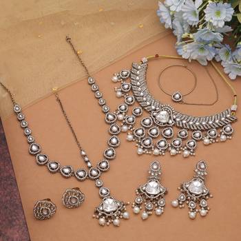White color kundan necklace set 1