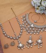 White color kundan necklace set