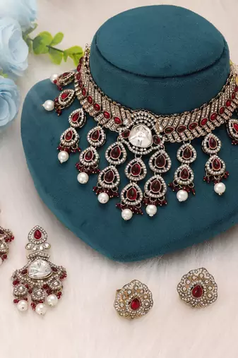 Red color kundan necklace set