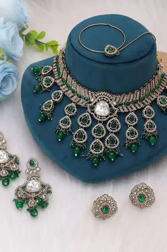 Green color kundan necklace set
