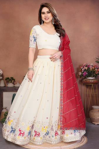 Womens's Star Georgette Traditional Motiff Semi Stitched Lehenga Choli With Cnotrance Dupatta Set