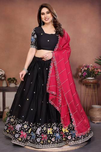 Womens's Star Georgette Traditional Motiff Semi Stitched Lehenga Choli With Cnotrance Dupatta Set