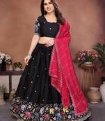 Womens's Star Georgette Traditional Motiff Semi Stitched Lehenga Choli With Cnotrance Dupatta Set