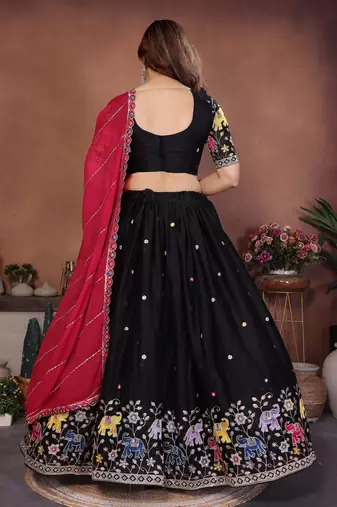 Womens's Star Georgette Traditional Motiff Semi Stitched Lehenga Choli With Cnotrance Dupatta Set
