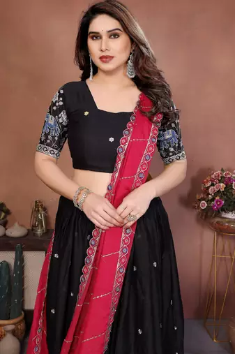 Womens's Star Georgette Traditional Motiff Semi Stitched Lehenga Choli With Cnotrance Dupatta Set
