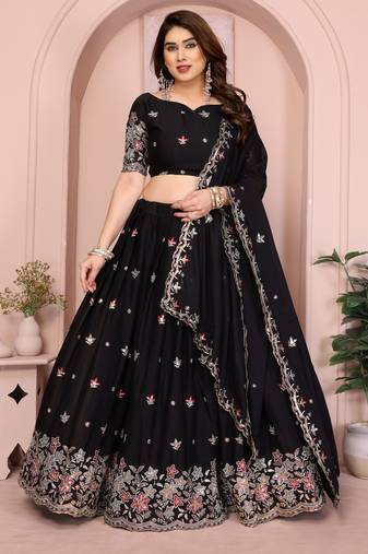 Womens's Star Georgette Traditional Motiff Semi Stitched Lehenga Choli With Cnotrance Dupatta Set