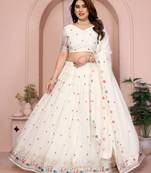 Womens's Star Georgette Traditional Motiff Semi Stitched Lehenga Choli With Cnotrance Dupatta Set