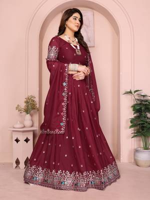 Womens's Star Georgette Traditional Motiff Semi Stitched Lehenga Choli With Cnotrance Dupatta Set 2