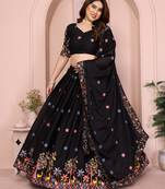 Womens's Star Georgette Traditional Motiff Semi Stitched Lehenga Choli With Cnotrance Dupatta Set