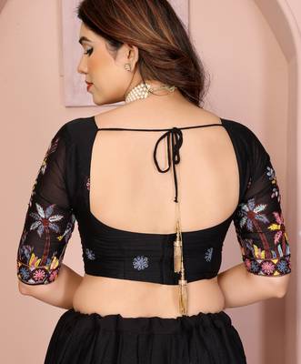 Womens's Star Georgette Traditional Motiff Semi Stitched Lehenga Choli With Cnotrance Dupatta Set 4
