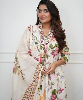White embroidered & printed cotton kurta pant with dupatta 2