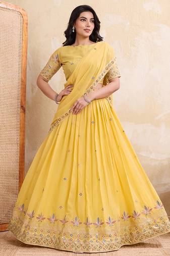 Womens's Star Georgette Traditional Motiff Semi Stitched Lehenga Choli With Cnotrance Dupatta Set