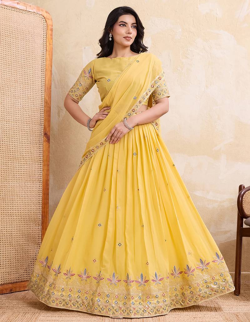 Womens's Star Georgette Traditional Motiff Semi Stitched Lehenga Choli With Cnotrance Dupatta Set