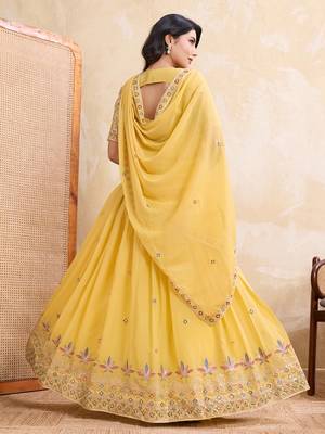 Womens's Star Georgette Traditional Motiff Semi Stitched Lehenga Choli With Cnotrance Dupatta Set 3