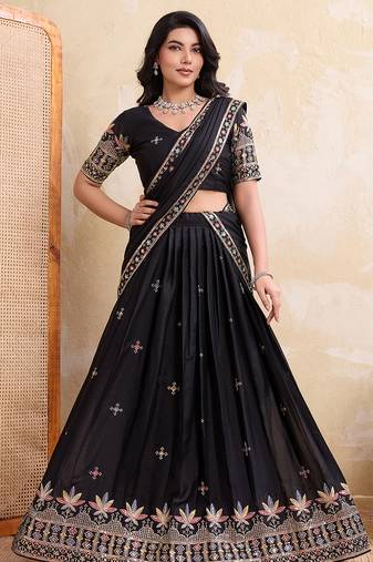 Womens's Star Georgette Traditional Motiff Semi Stitched Lehenga Choli With Cnotrance Dupatta Set