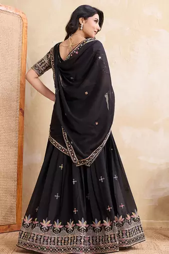 Womens's Star Georgette Traditional Motiff Semi Stitched Lehenga Choli With Cnotrance Dupatta Set