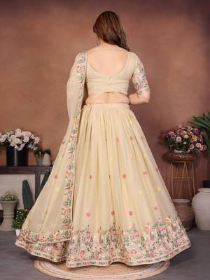 Womens's Star Georgette Traditional Motiff Semi Stitched Lehenga Choli With Cnotrance Dupatta Set 3