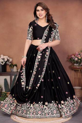 Womens's Star Georgette Traditional Motiff Semi Stitched Lehenga Choli With Cnotrance Dupatta Set