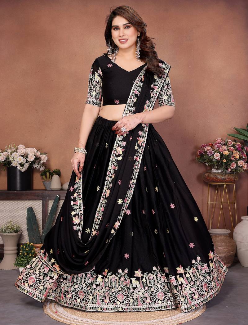 Womens's Star Georgette Traditional Motiff Semi Stitched Lehenga Choli With Cnotrance Dupatta Set