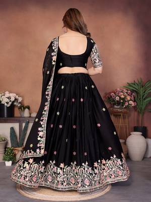 Womens's Star Georgette Traditional Motiff Semi Stitched Lehenga Choli With Cnotrance Dupatta Set 3