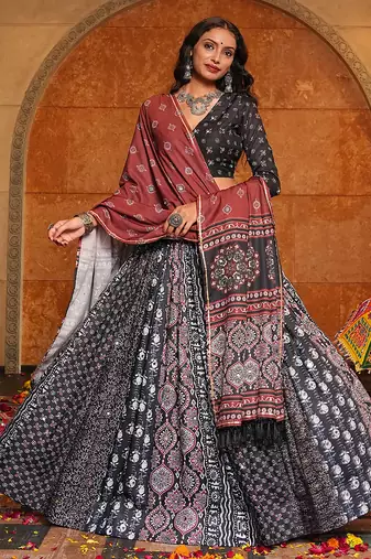 Women's Black Crepe Printed Work Semi Stiched Lehenga Choli With Dupatta