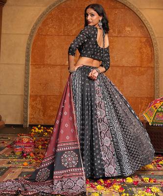Women's Black Crepe Printed Work Semi Stiched Lehenga Choli With Dupatta 4