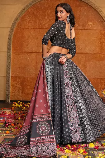 Women's Black Crepe Printed Work Semi Stiched Lehenga Choli With Dupatta