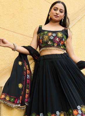 Women's Black Georgette Traditional Kutchi Embroidery with Mirror Work Semi Stiched Lehenga Choli With Dupatta 2
