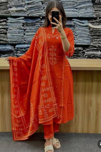 Women Bandhani Printed Kurta Pant Dupatta Set