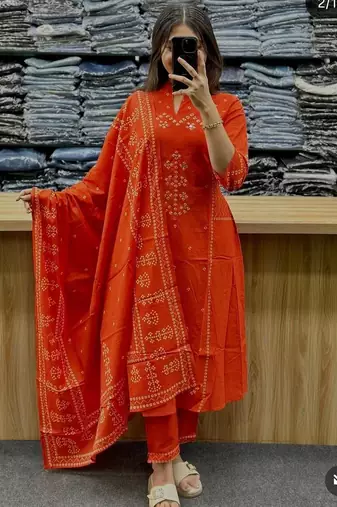 Women Bandhani Printed Kurta Pant Dupatta Set