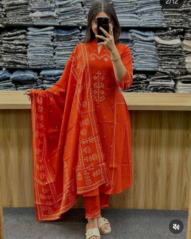 Women Bandhani Printed Kurta Pant Dupatta Set