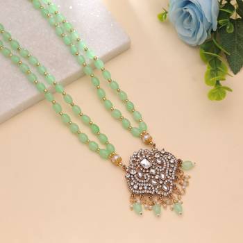 Pista green color stone necklace 1