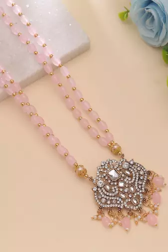 Light pink color stone necklace