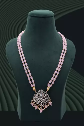 Light pink color stone necklace