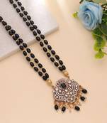 Black color stone necklace