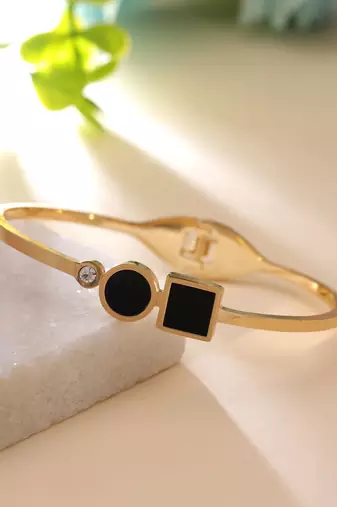 Black color anti tarnish bracelet